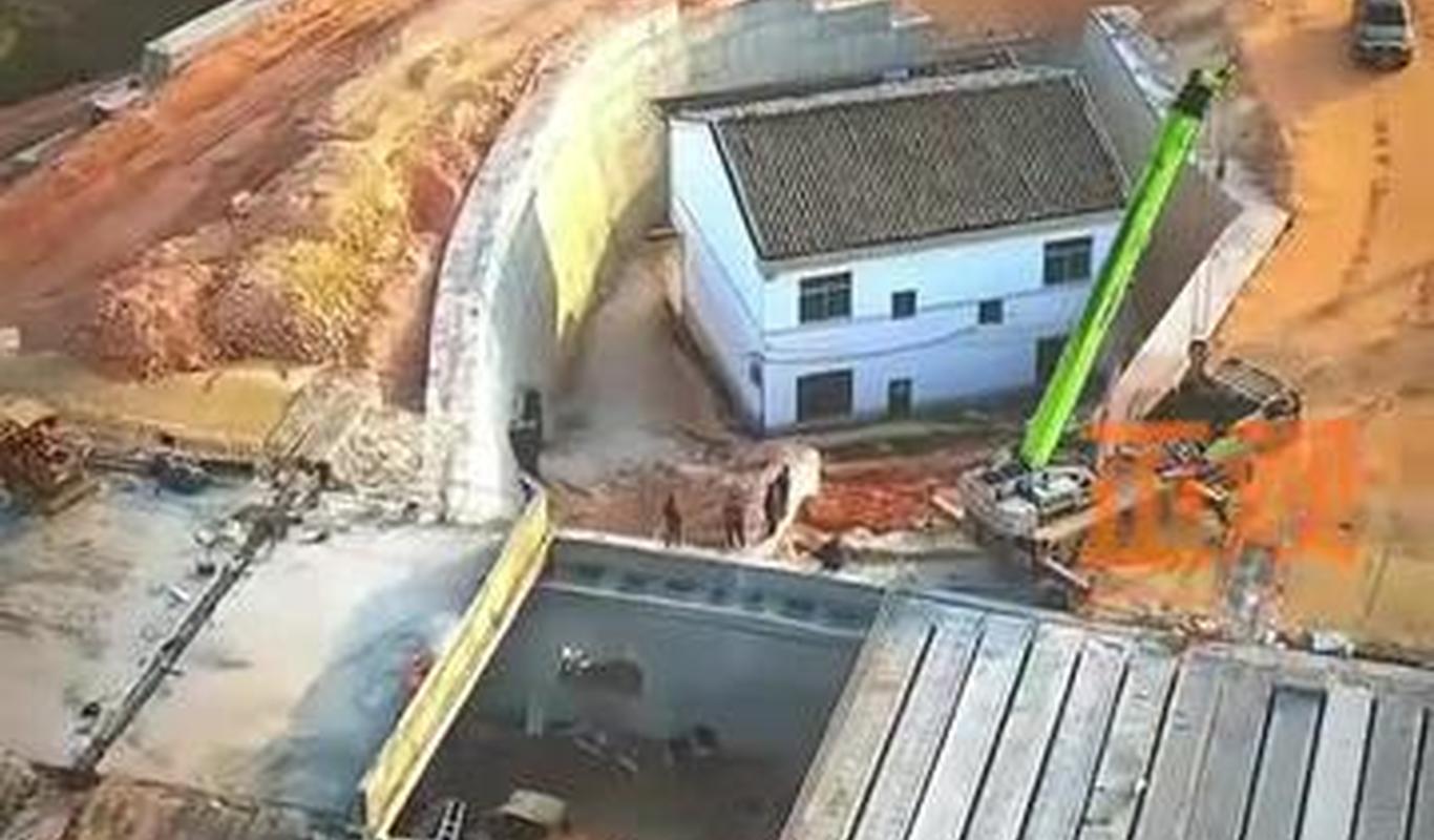 江西“最强钉子户”搬走江西最强钉子户终于搬走，一段关于坚持与改变的传奇故事