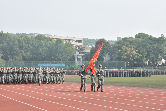 阅兵式训练的艰辛视频阅兵式训练的艰辛视频，揭开荣耀背后的刻苦训练故事