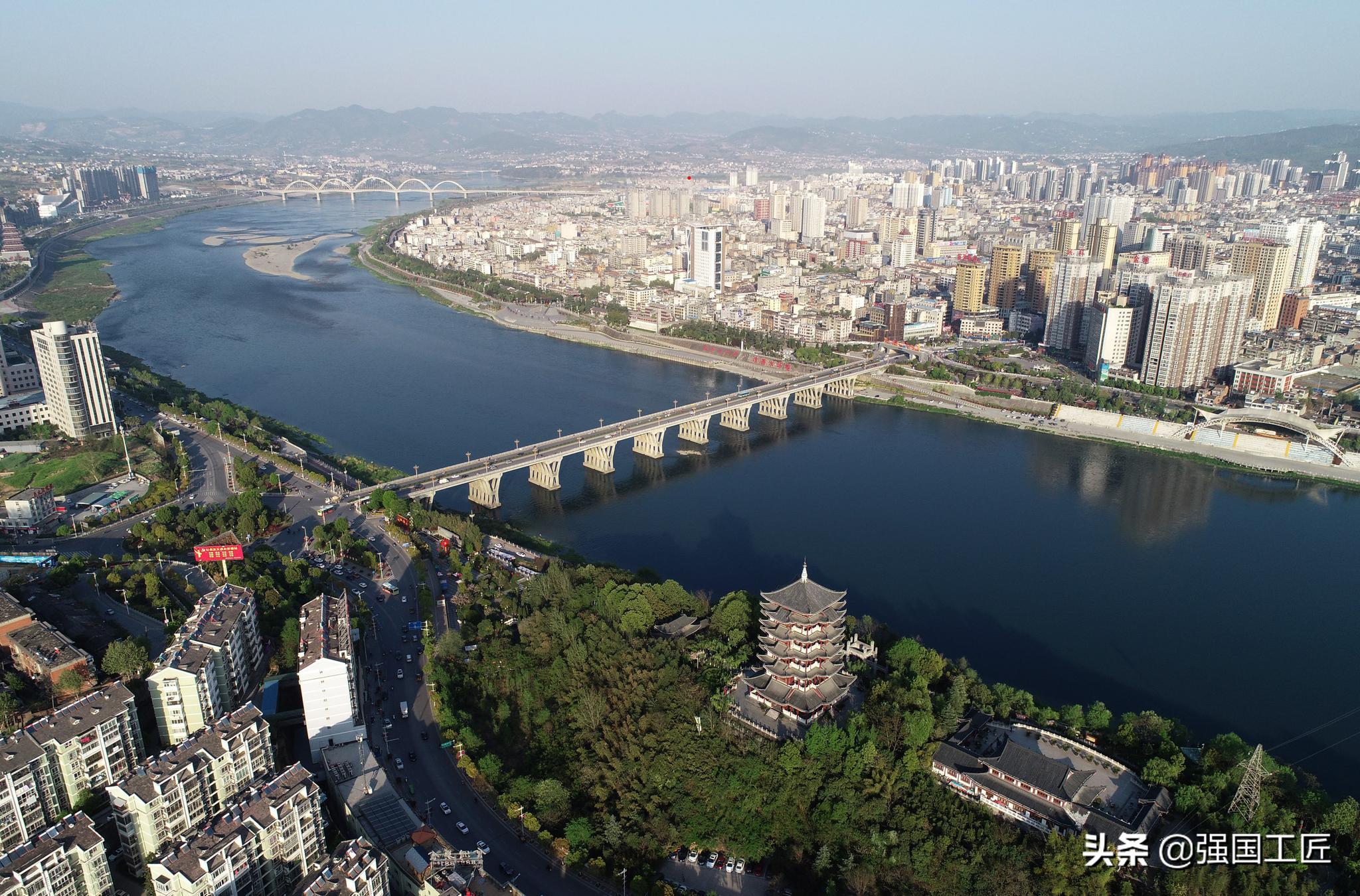 三峡电站累计发电量破1.8万亿千瓦时三峡电站累计发电量突破1.8万亿千瓦时，电力巨头的里程碑