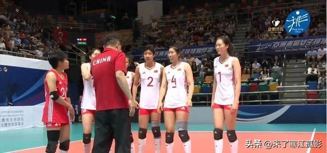 日本女排晋级女排世锦赛半决赛日本女排强势晋级女排世锦赛半决赛，展现顽强拼搏精神！