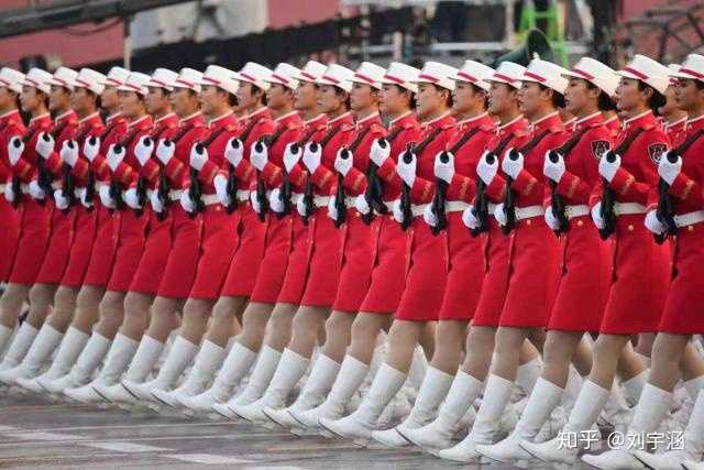 2019年女民兵方队视频震撼！2019年女民兵方队视频，展现飒爽英姿