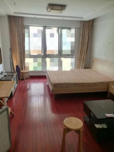 合租房里有夫妻住合适吗合租的房子里有夫妻居住是否合适这个问题，需要根据具体的情况来考虑。