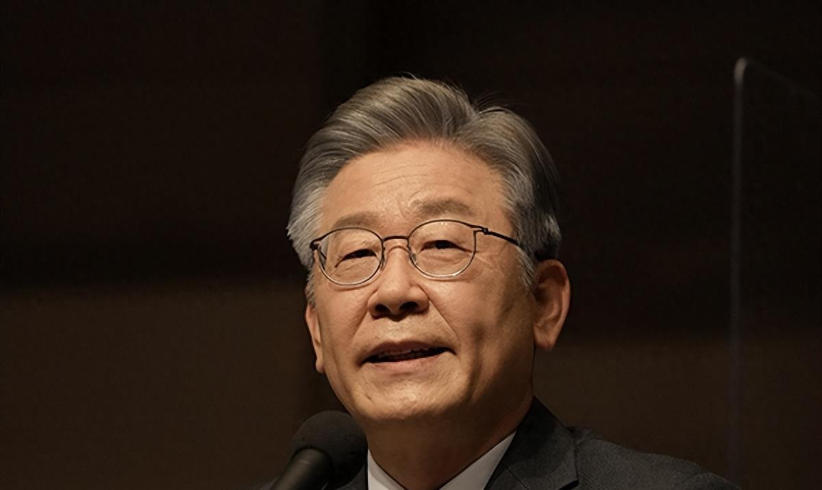 李在明批反华集会：纯属“闹事”李在明批反华集会，纯属闹事